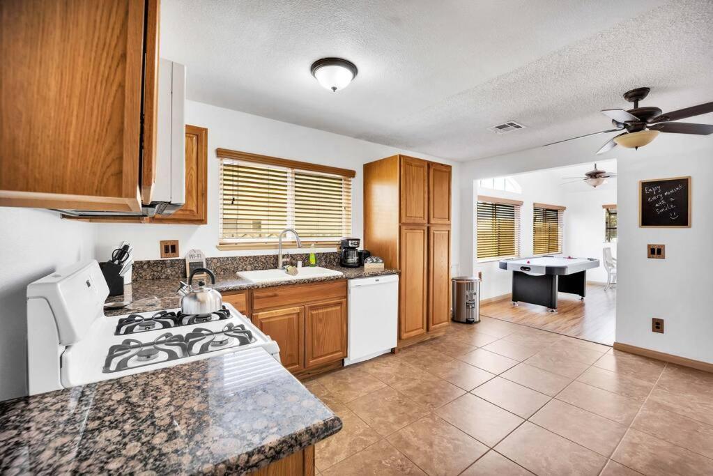 Centrally Located Spacious Vacation Hom 13 M Strip Las Vegas Luaran gambar